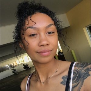 Meet your Posher, Karla